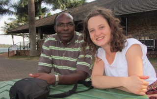 Judit Sendtner mit Father Silvester