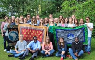 Ostafrikaseminar 2016: Gruppenfoto aller MaZ, mit Teamer und Teamerinnen