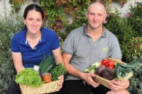 Comboni- Laienmissionarin Miriam mit Mirco