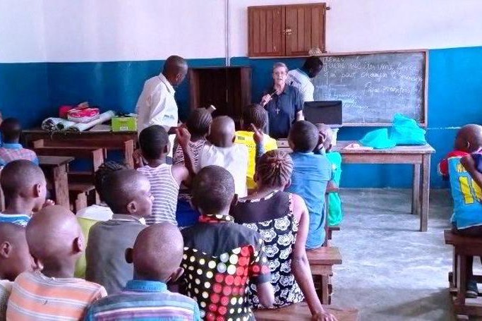 In Kisangani in der Demokratischen Republik kümmern Comboni-Missionsschwestern sich um Straßenkinder